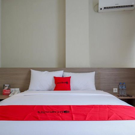 Hotel Reddoorz Near Exit Tol Banyumanik 2 Srondolwetan Exterior foto