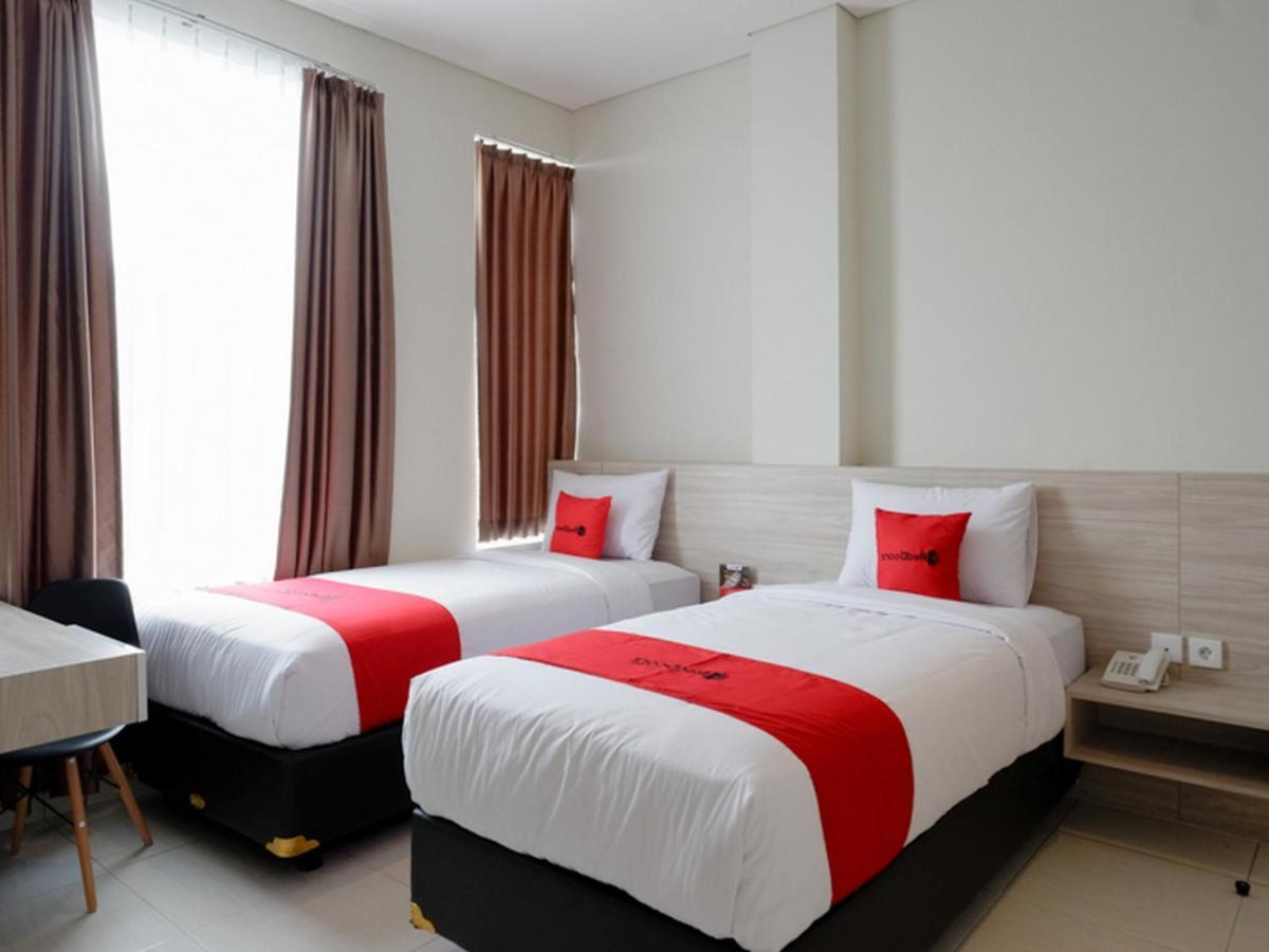 Hotel Reddoorz Near Exit Tol Banyumanik 2 Srondolwetan Exterior foto