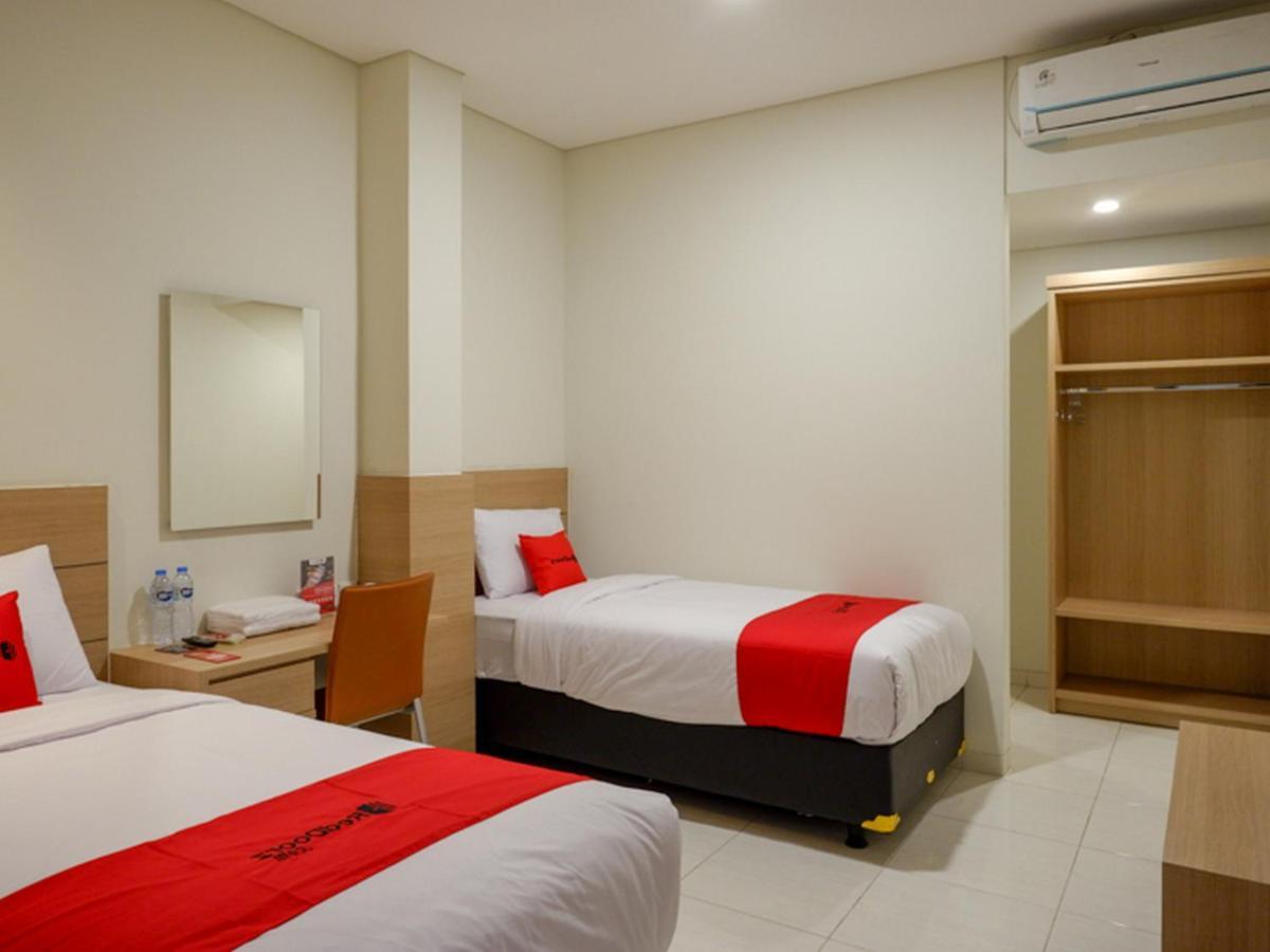 Hotel Reddoorz Near Exit Tol Banyumanik 2 Srondolwetan Exterior foto