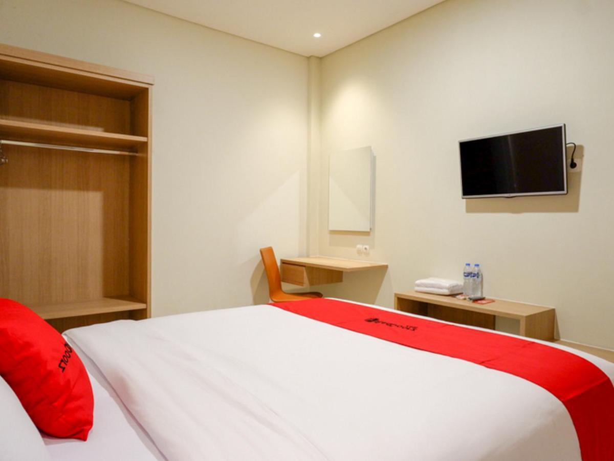 Hotel Reddoorz Near Exit Tol Banyumanik 2 Srondolwetan Exterior foto