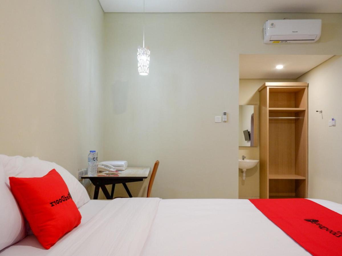 Hotel Reddoorz Near Exit Tol Banyumanik 2 Srondolwetan Exterior foto