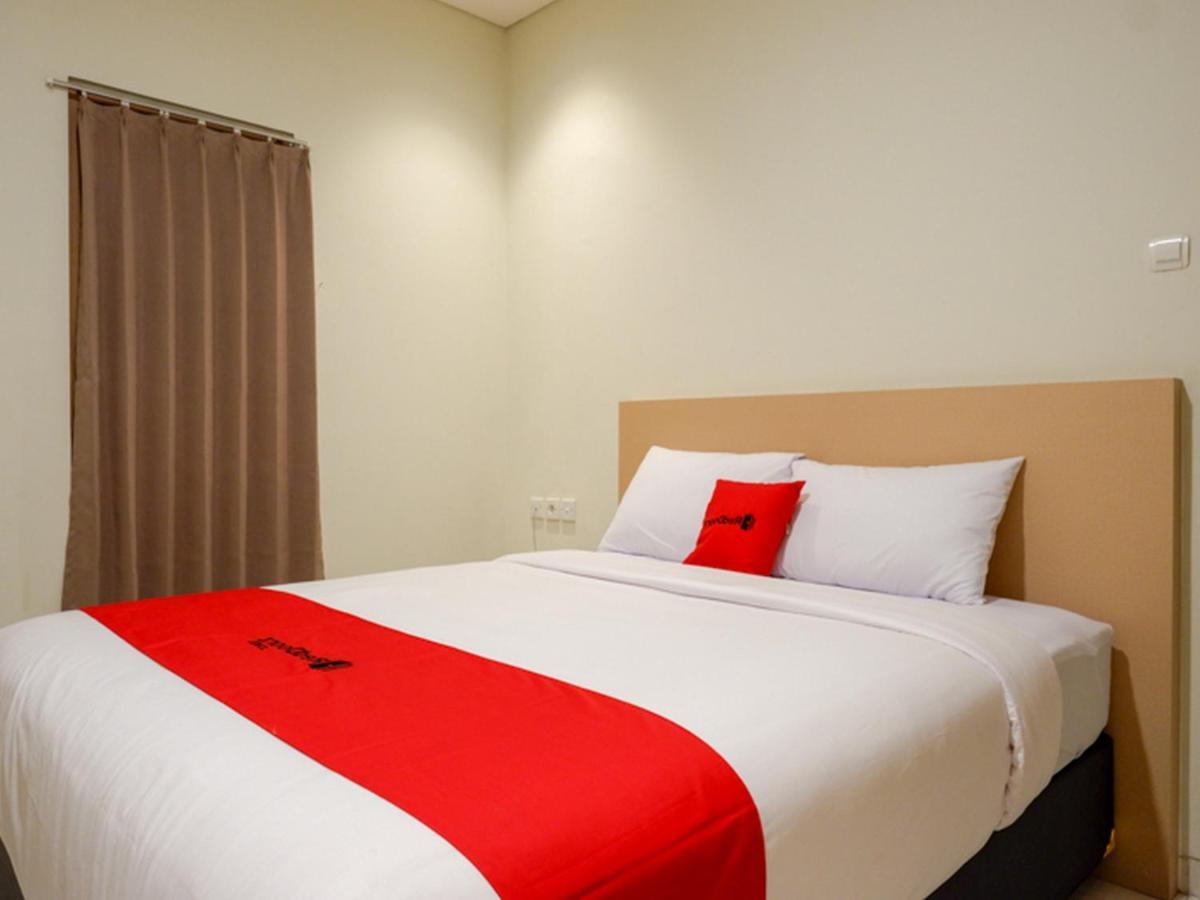 Hotel Reddoorz Near Exit Tol Banyumanik 2 Srondolwetan Exterior foto