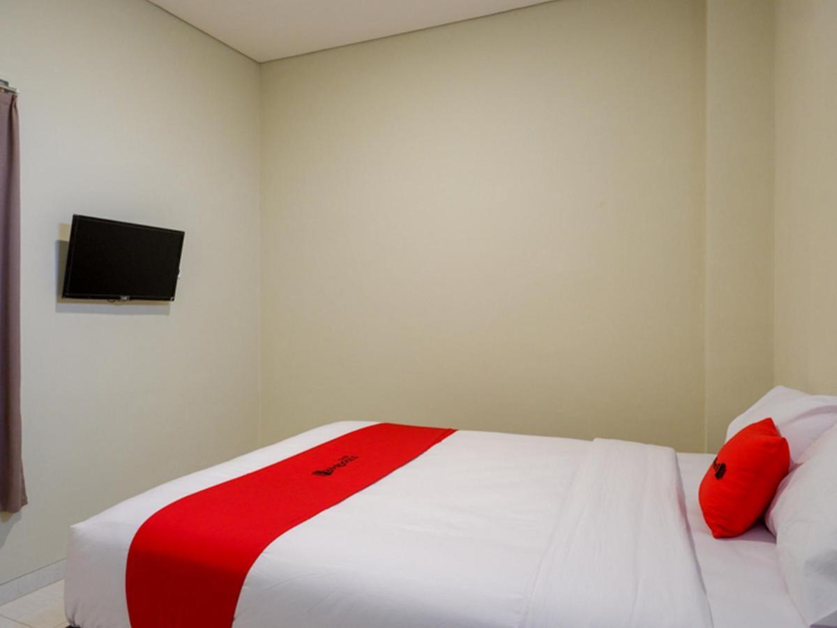 Hotel Reddoorz Near Exit Tol Banyumanik 2 Srondolwetan Exterior foto