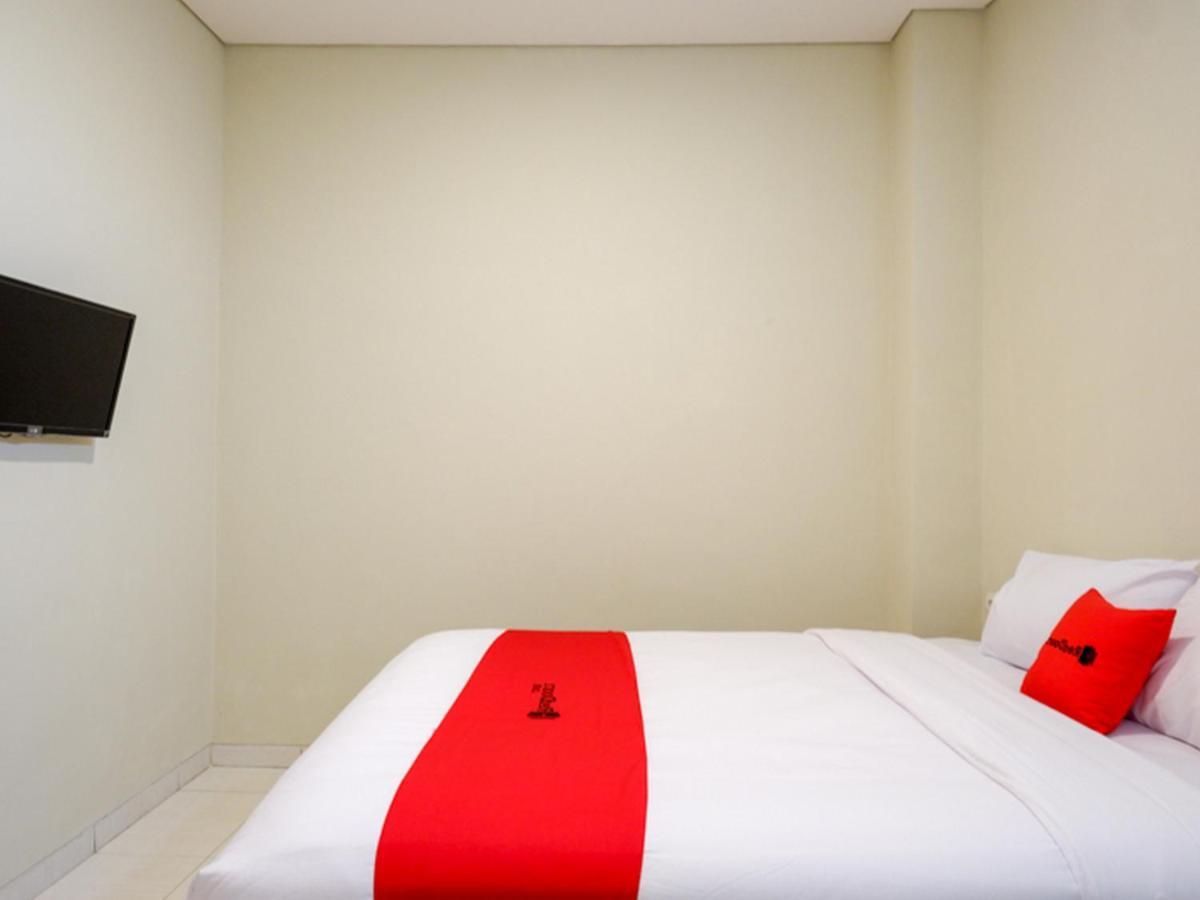 Hotel Reddoorz Near Exit Tol Banyumanik 2 Srondolwetan Exterior foto